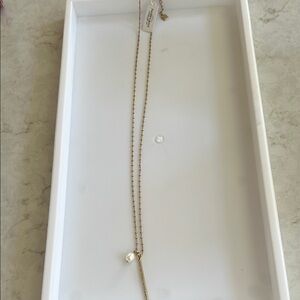Elegant Gold Necklace with Pearl Accent